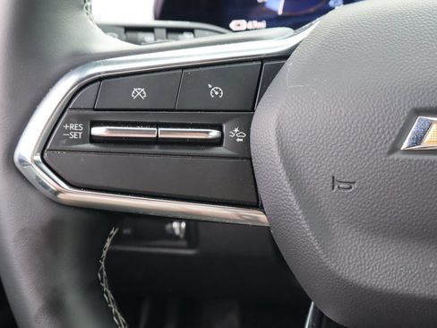 Used 2026 Chevrolet Equinox EV LT FWD image 24