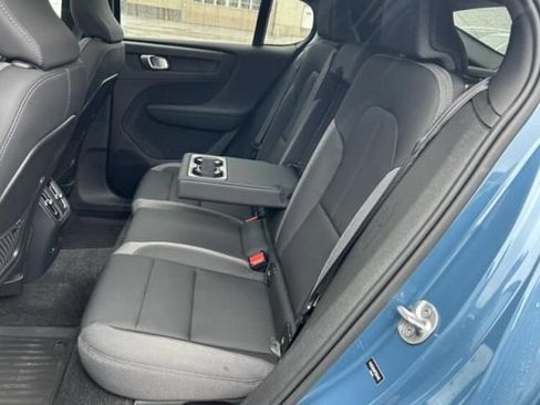 Used 2023 Volvo C40 Recharge Core AWD/4WD image 6