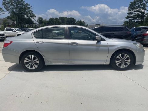Used 2013 Honda Accord LX image 8
