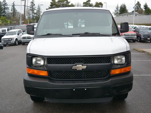Used 2014 Chevrolet Express 2500 Extended image 2