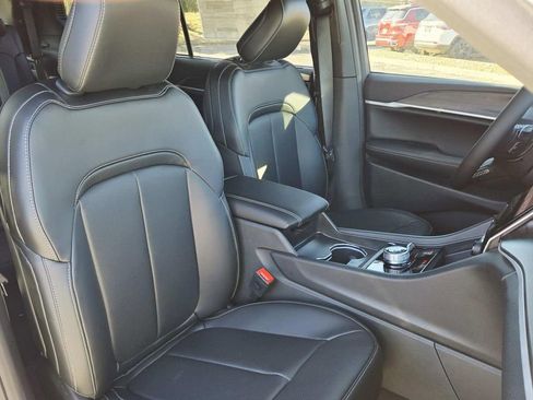 New 2025 Jeep Grand Cherokee L Limited w/ Luxury Tech Group II AWD/4WD image 20