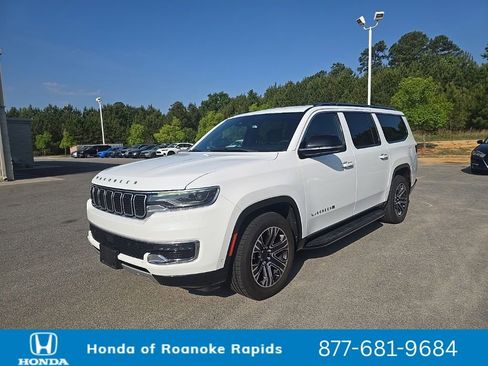 Used 2024 Jeep Wagoneer L Series II w/ Flexible Seating Group AWD/4WD image 1