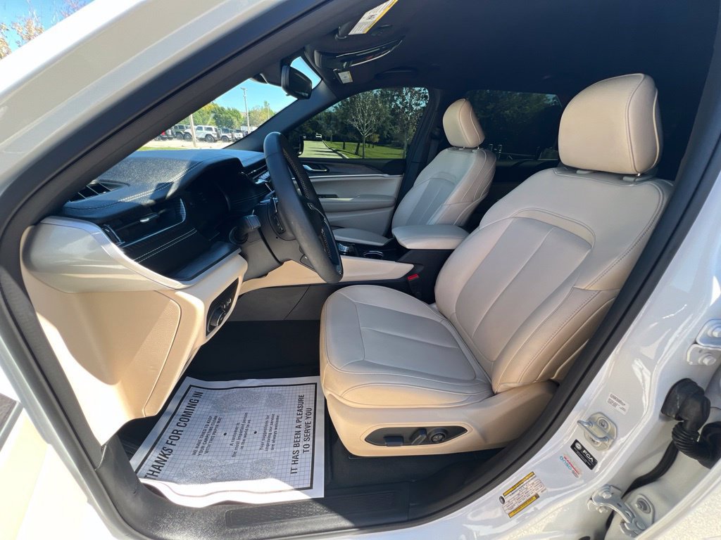 Used 2024 Jeep Grand Cherokee L Limited RWD image 37