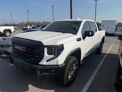 Used 2025 GMC Sierra 1500 AT4X image 2