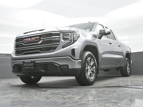 Used 2025 GMC Sierra 1500 SLT AWD/4WD image 28