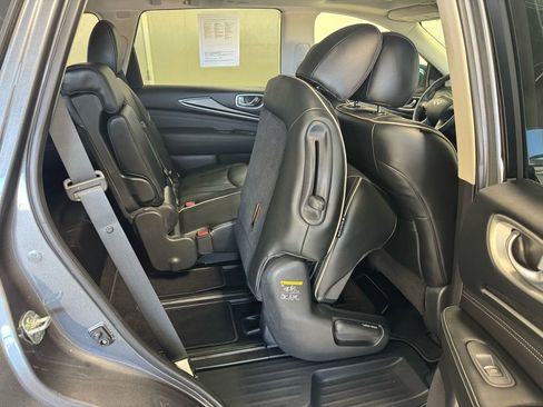 Used 2019 INFINITI QX60 Luxe w/ Essential Package image 32