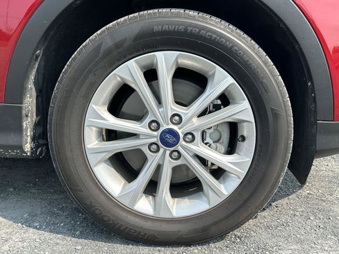 Used 2017 Ford Escape SE w/ Equipment Group 201A AWD/4WD image 10