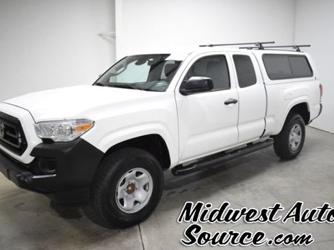 Used 2022 Toyota Tacoma SR RWD image 1