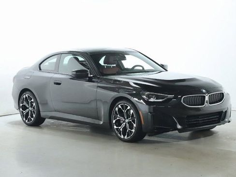 Used 2025 BMW 230i xDrive Coupe w/ Convenience Package image 9