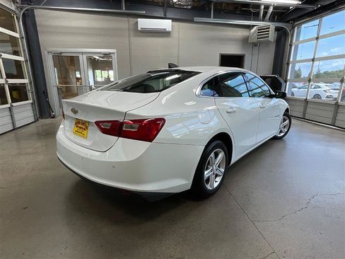 Used 2021 Chevrolet Malibu LS w/ Driver Confidence Package II FWD image 5