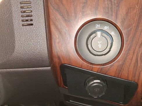 Used 2012 Ford F350 Lariat w/ Chrome Pkg image 31