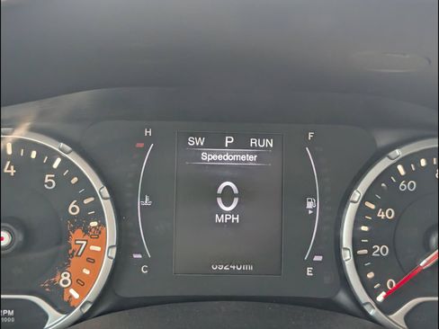 Used 2018 Jeep Renegade Latitude FWD image 21