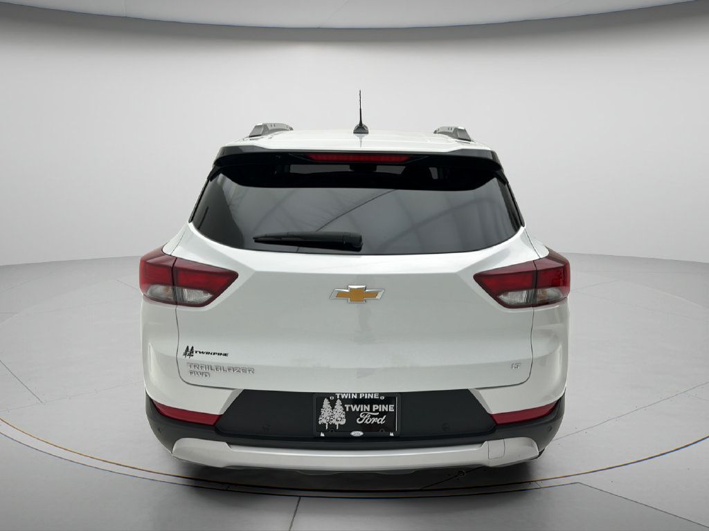 Used 2025 Chevrolet TrailBlazer LT w/ Driver Confidence Package AWD/4WD image 5