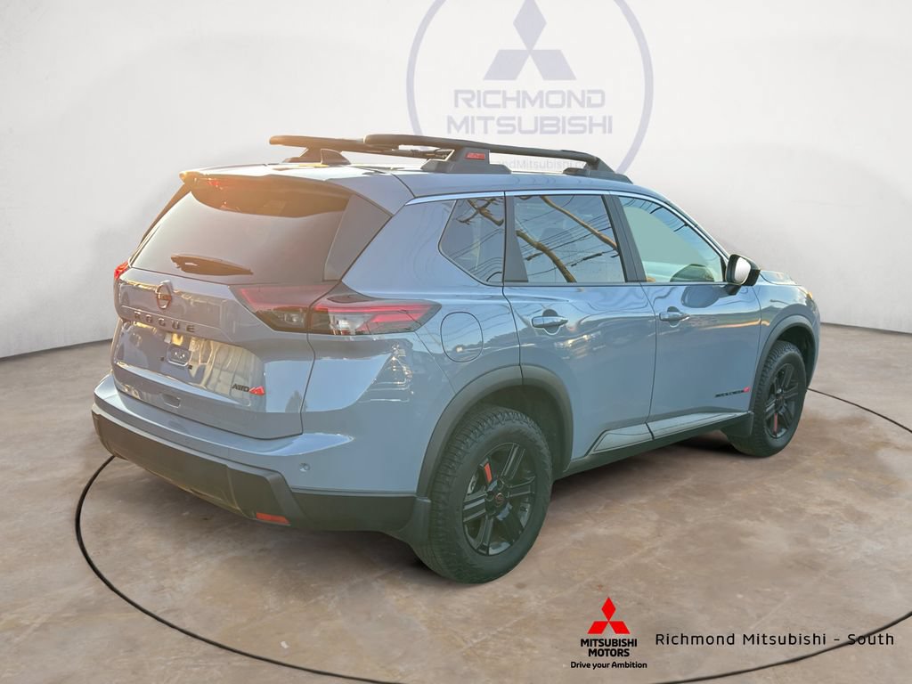 Used 2026 Nissan Rogue SV AWD/4WD image 3