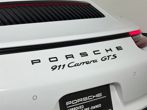 Certified 2018 Porsche 911 Cabriolet image 17