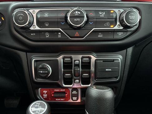 Used 2021 Jeep Gladiator Rubicon image 22