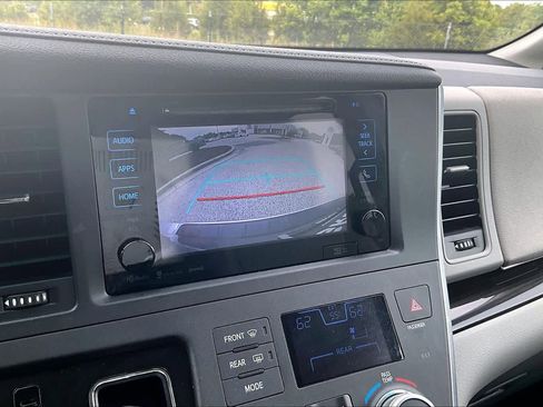 Used 2017 Toyota Sienna XLE w/ XLE Navigation Package FWD image 27