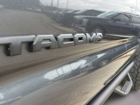 Used 2021 Toyota Tacoma Limited AWD/4WD image 19