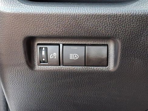 Used 2025 Toyota RAV4 LE AWD/4WD image 25