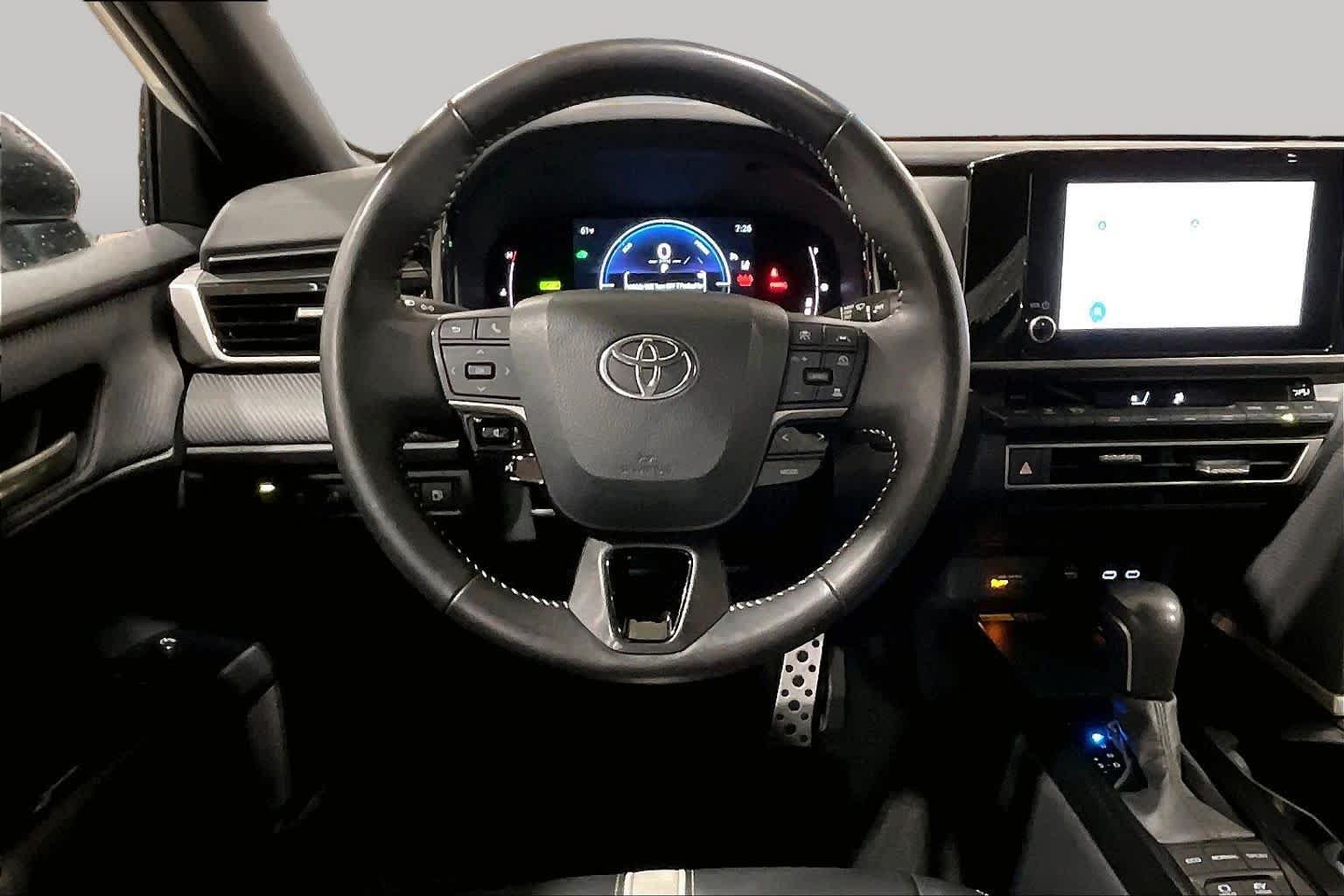 Used 2025 Toyota Camry SE AWD/4WD image 6