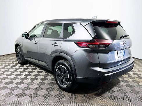 Used 2024 Nissan Rogue SV FWD image 5