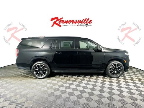 Used 2021 Chevrolet Suburban RST w/ Luxury Package image 8