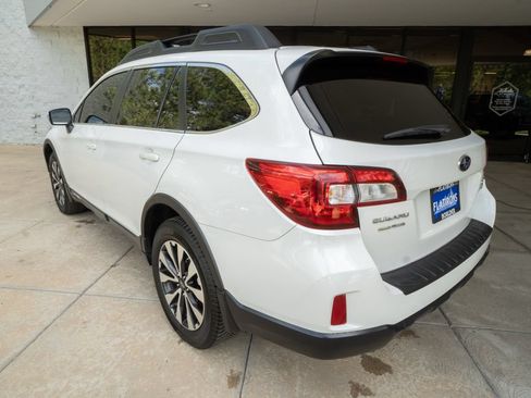 Used 2015 Subaru Outback 3.6R Limited w/ Popular Package #4 AWD/4WD image 5