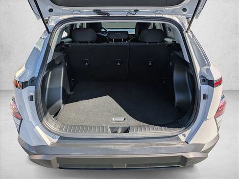Used 2024 Hyundai Kona SEL FWD image 6