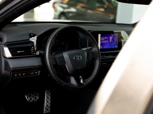Used 2025 Toyota Camry SE w/ Convenience Package AWD/4WD image 12
