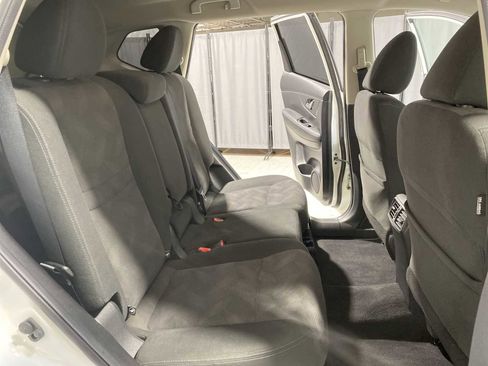 Used 2016 Nissan Rogue SV image 13