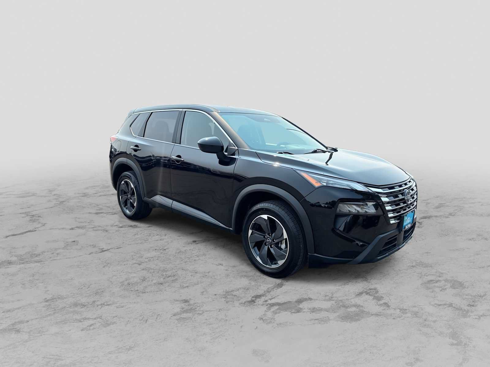 Used 2024 Nissan Rogue SV AWD/4WD image 2