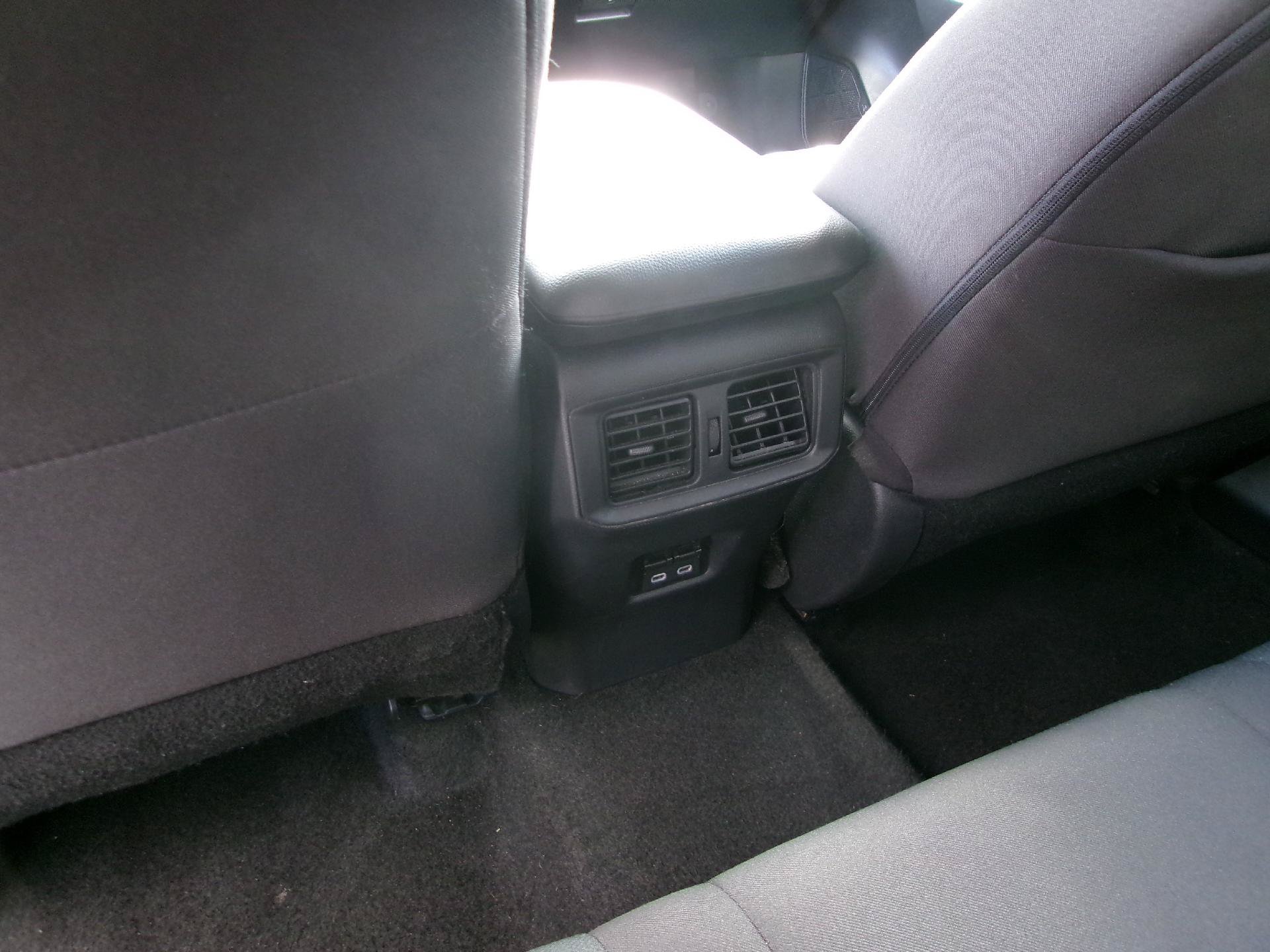 Used 2025 Toyota RAV4 XLE FWD image 15