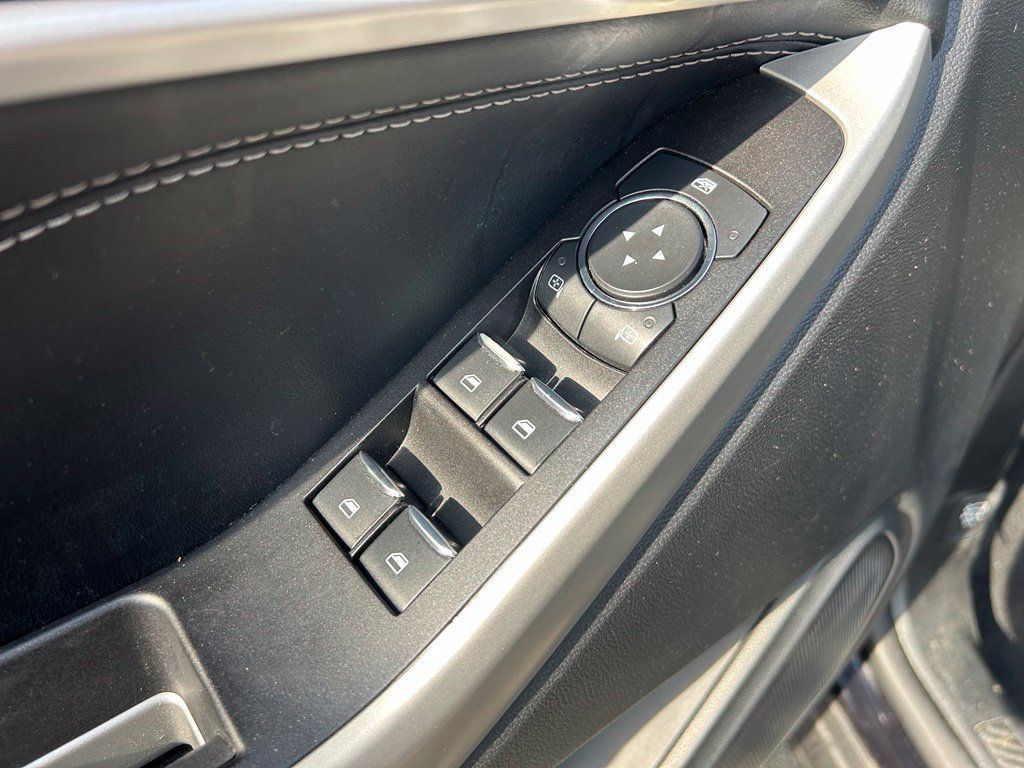 Used 2021 Ford Explorer XLT w/ Equipment Group 202A AWD/4WD image 13