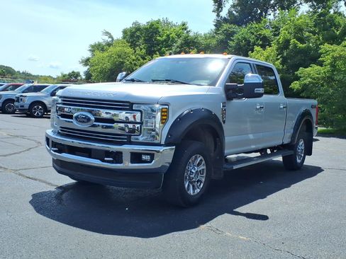 Used 2019 Ford F250 Lariat w/ Chrome Package AWD/4WD image 3