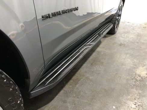 Certified 2022 Chevrolet Suburban RST w/ Sport Performance Package image 24