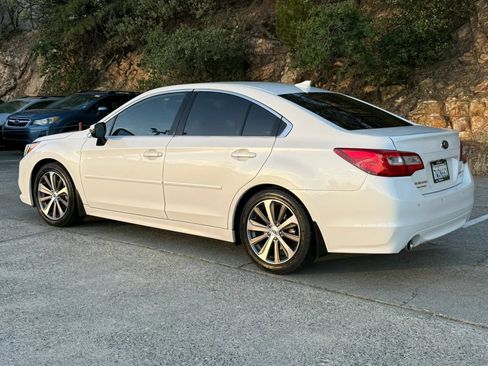 Used 2017 Subaru Legacy 2.5i Limited AWD/4WD image 4