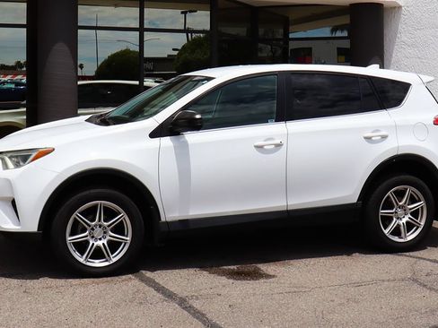 Used 2018 Toyota RAV4 LE w/ All Weather Liner Package FWD image 7