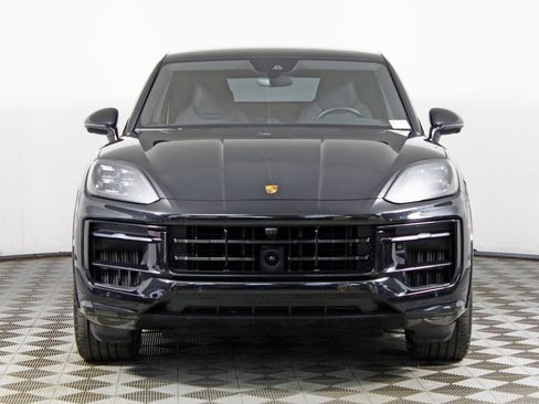 Used 2024 Porsche Cayenne S image 10