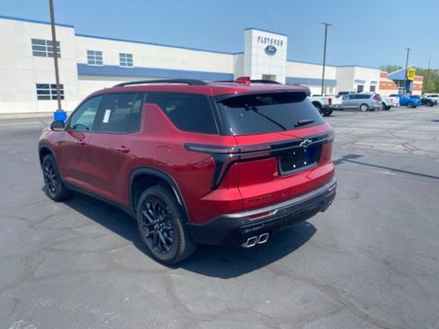 Used 2025 Chevrolet Traverse LT w/ Midnight/Sport Edition FWD image 3