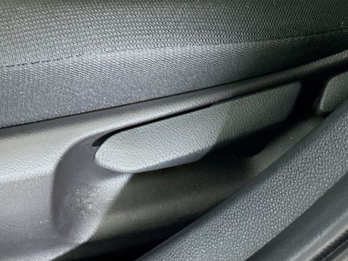 Used 2023 Toyota Corolla LE image 13