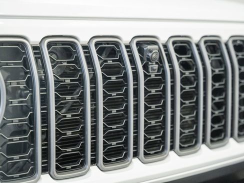 Used 2025 Jeep Wrangler Rubicon w/ Safety Group image 11