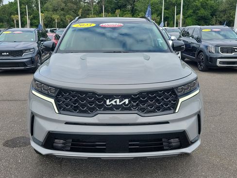 Certified 2023 Kia Sorento AWD image 2