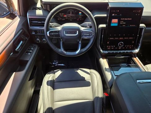 Used 2026 GMC Yukon Denali w/ Sun & Power Step Package AWD/4WD image 15