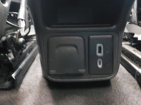 Used 2021 Chevrolet TrailBlazer LT w/ Sun and Liftgate Package AWD/4WD image 14