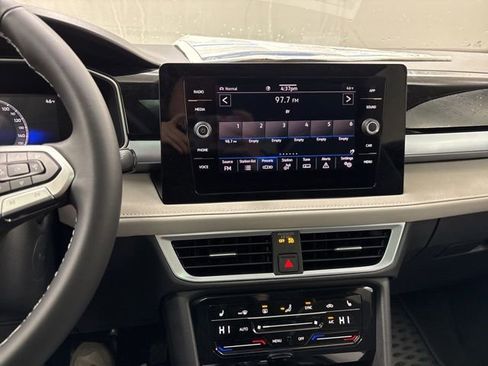 New 2025 Volkswagen Taos SE image 12