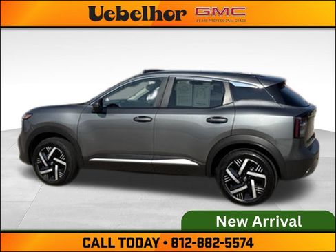 Used 2025 Nissan Kicks SV FWD image 10