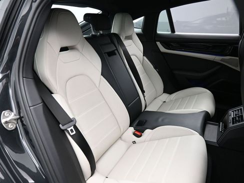Certified 2024 Porsche Panamera 4 image 27