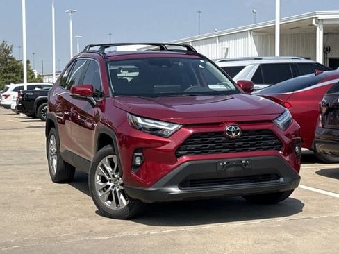 Used 2023 Toyota RAV4 XLE Premium FWD image 2