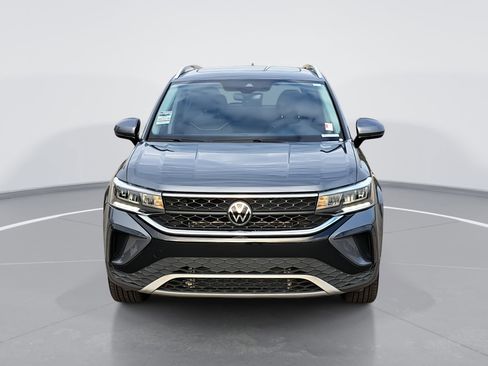 Certified 2023 Volkswagen Taos SE image 8