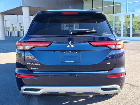 Used 2022 Mitsubishi Outlander SE image 6